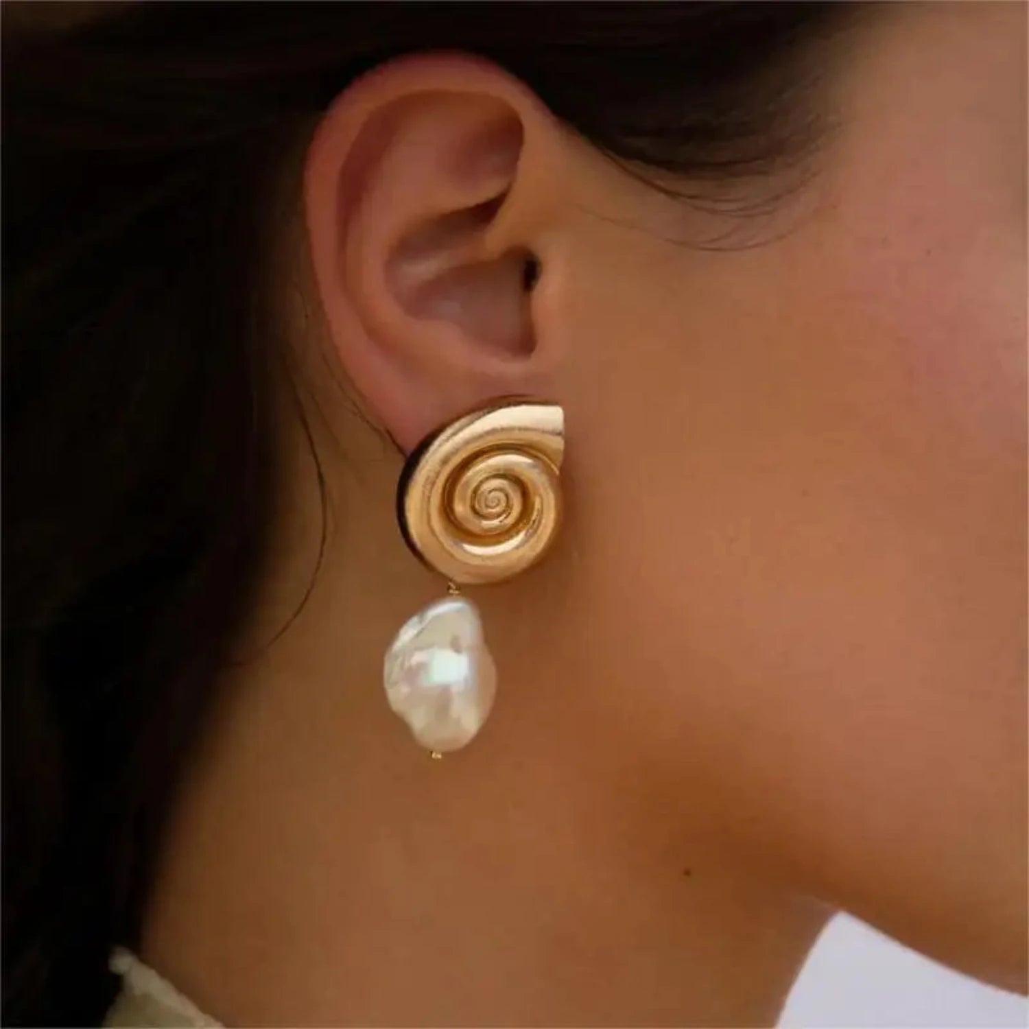 Natural Pearl Earring